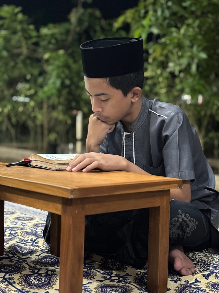 Kegiatan-Santri-Hafalan-Quran-Kegiatan-Mengaji-Pesantren-Tahfidz